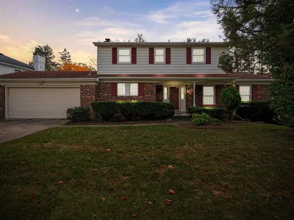 3620 Charter Pl, Ann Arbor, MI 48105