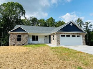 1203 Winter Pl SW, Lenoir, NC 28645