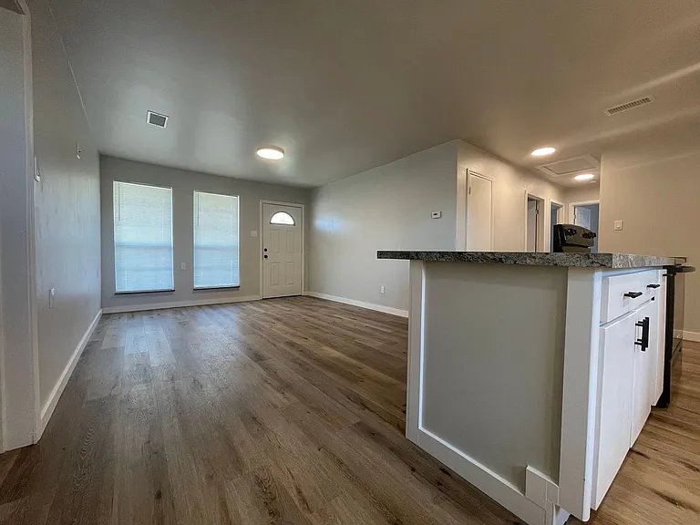 3222 Auburn Ave — Photo 5
