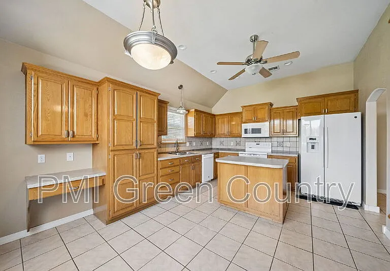 7305 E Indianola St — Photo 13