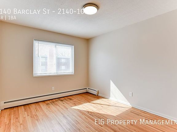 3rd image of 2140 Barclay St #103