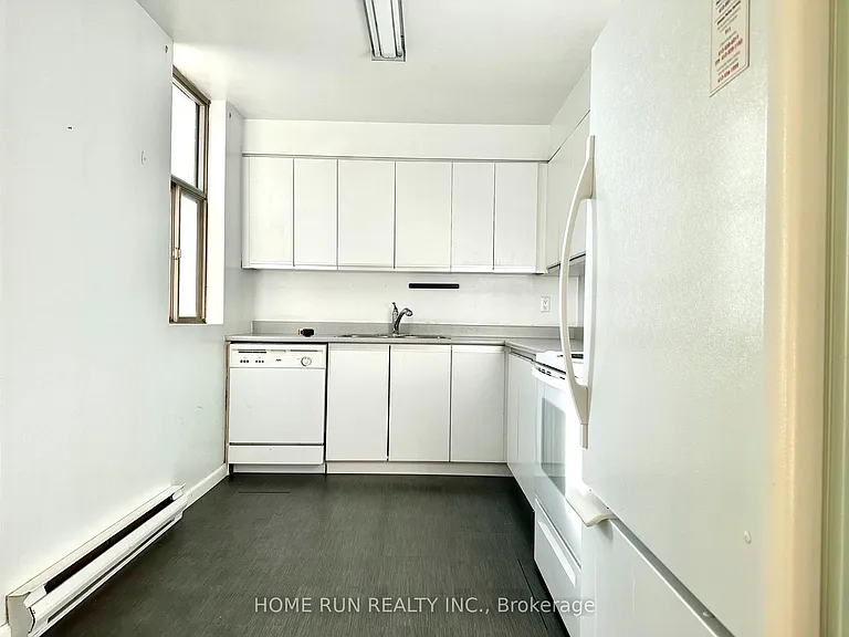 2760 Carousel Cres #210 — Photo 4