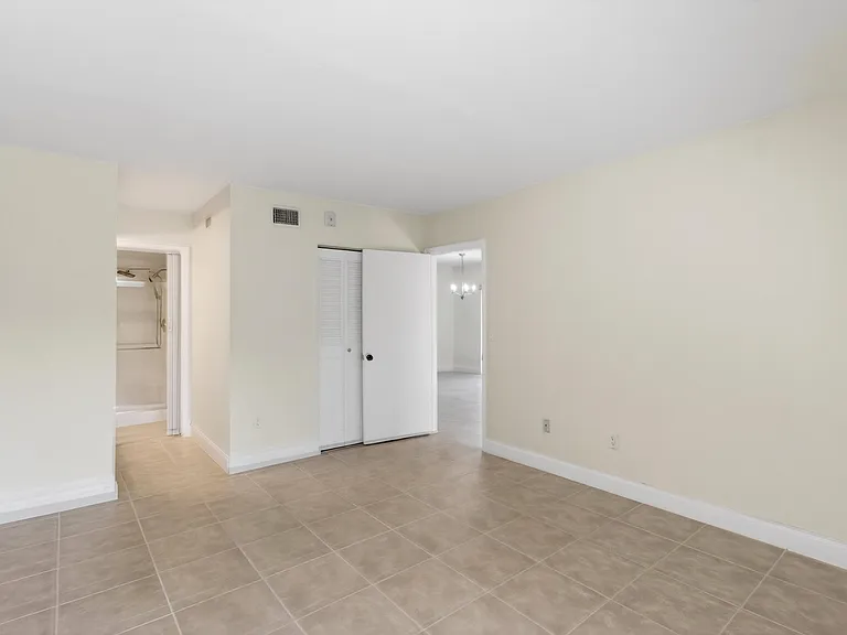 351 Club Cir #101 — Photo 35