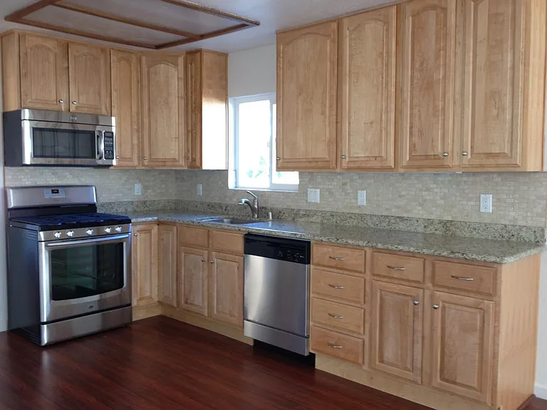 118 N Taaffe St — Photo 4