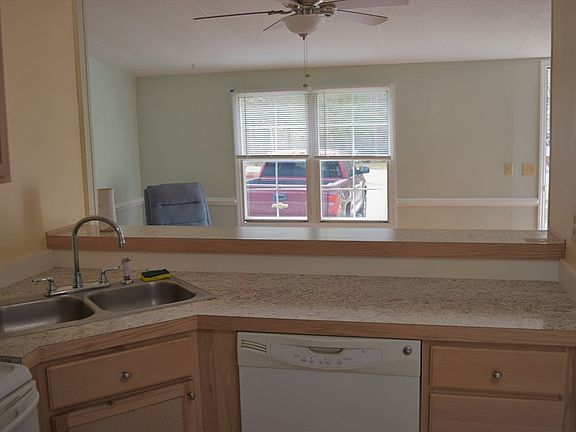 4th image of 111 Locust Dr