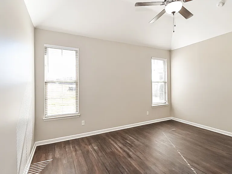 75 Briar Hollow Ln — Photo 9