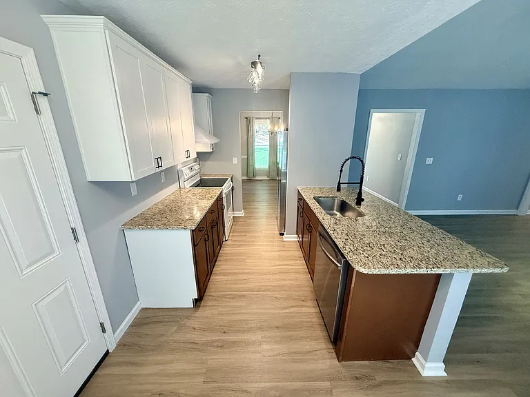 6720 Saint Julian Way — Photo 28