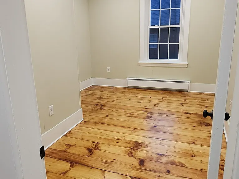 544 Main St #6 — Photo 6