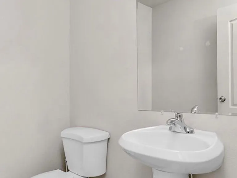 140 SW Quaker Dr — Photo 21
