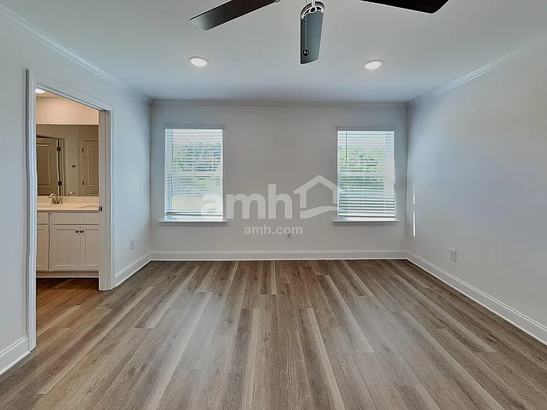 1219 Livengood Way — Photo 10