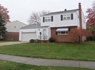 171 W Overlook Dr, Eastlake, OH 44095