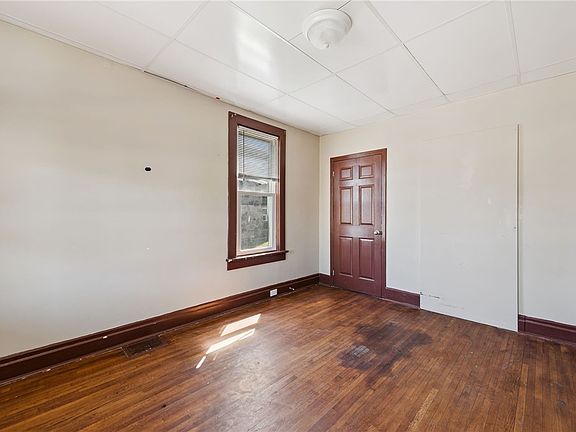 3rd image of 101 Lincoln Ave