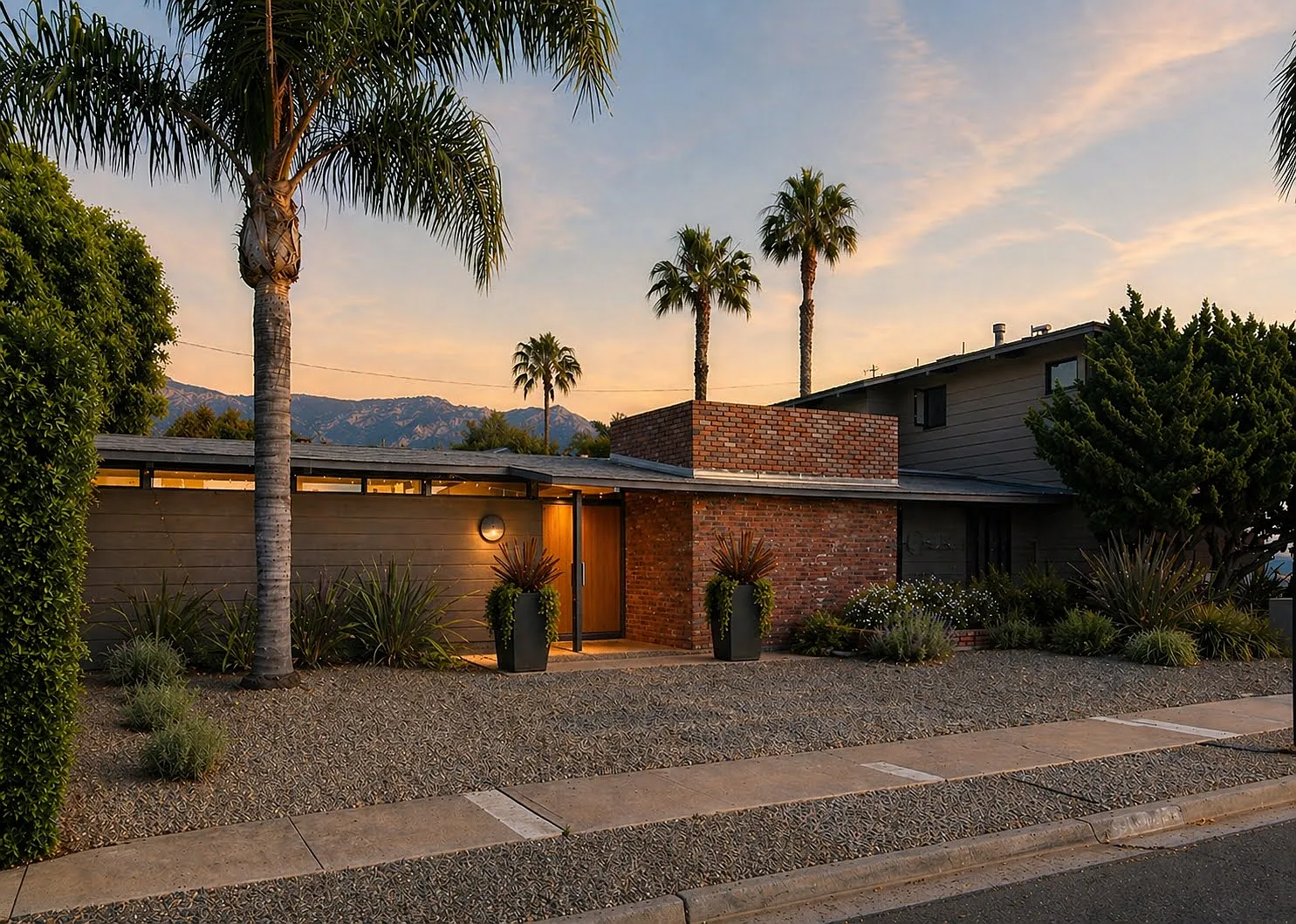 4 bed, 2000 sqft, $8,000 — Photo 1