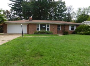 7840 Contour Dr, Saint Louis, MO 63121