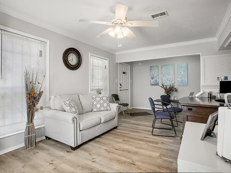 Casa Grande Apartments — Photo 12
