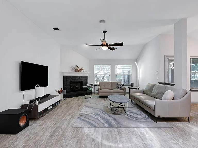 9815 Lockberry Ln — Photo 9
