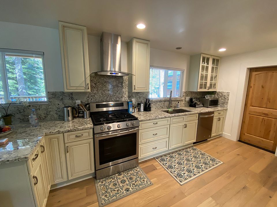 1st image of 638 Cochise Cir