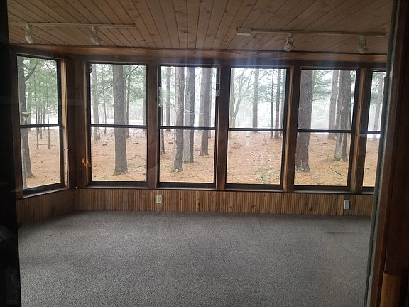 Screened in porch