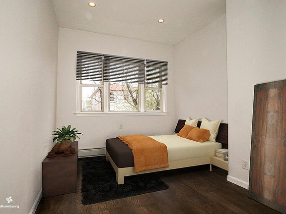 4th image of 136 Clendenny Ave #2