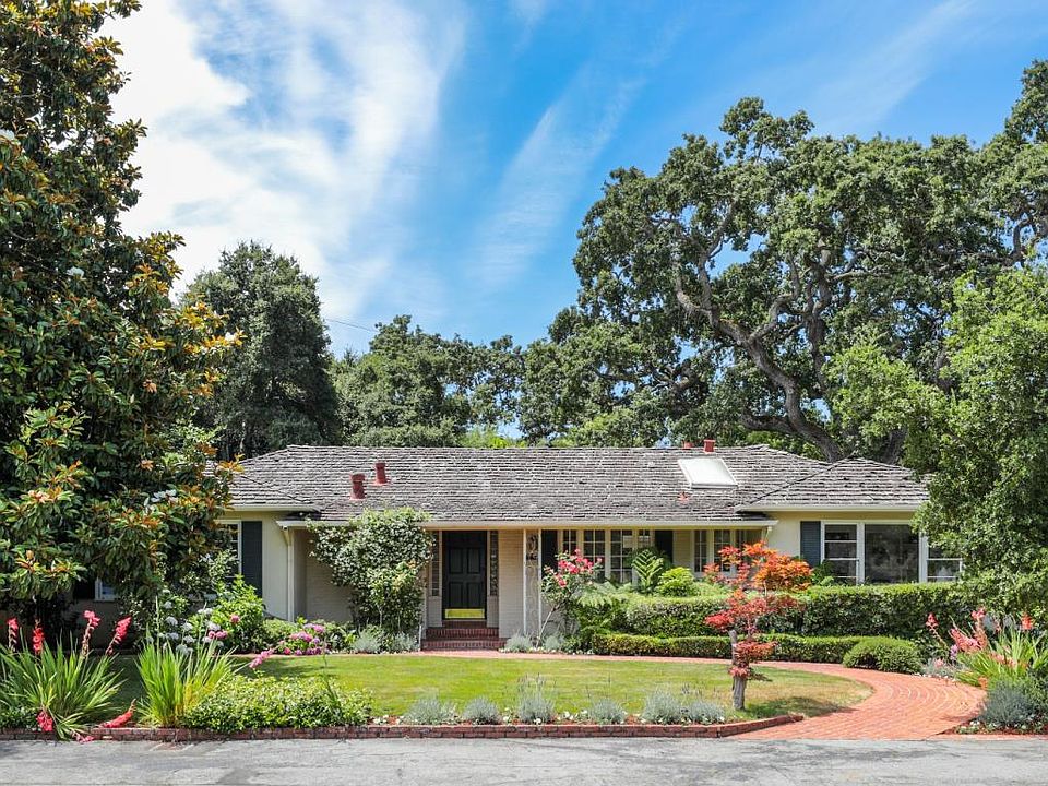 1st image of 605 Oak Knoll Ln