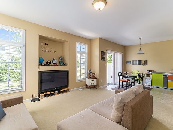3rd image of 345 Manning Dr