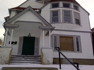 752 N 26th St, Milwaukee, WI 53233