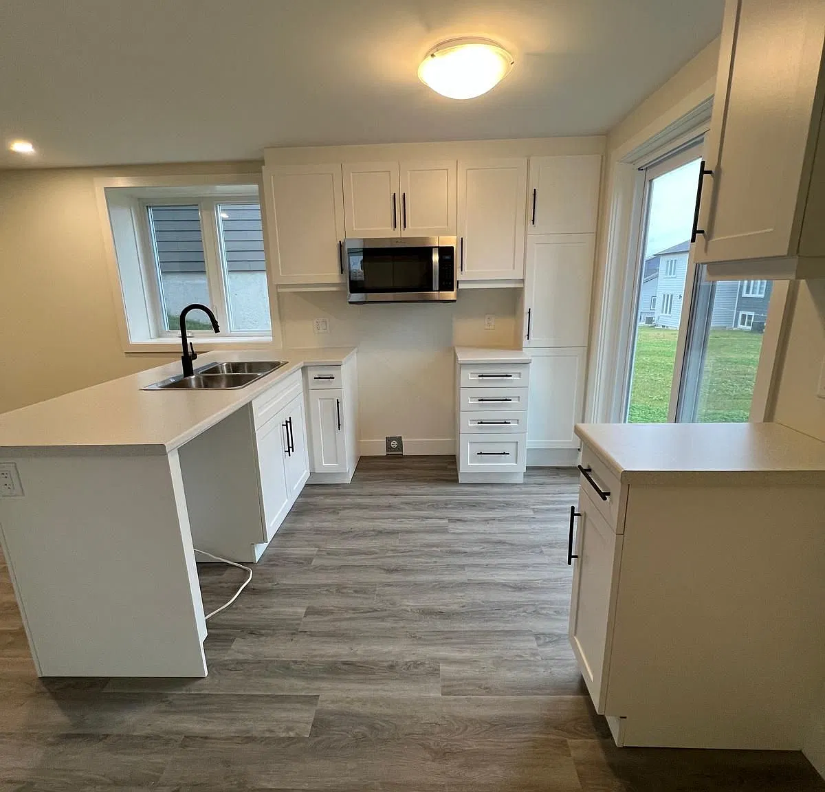 2 bed, $1,600 — Photo 4