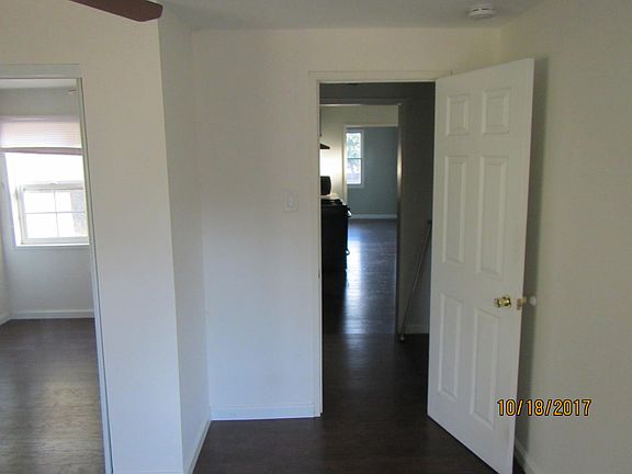 4th image of 82 W Vince St