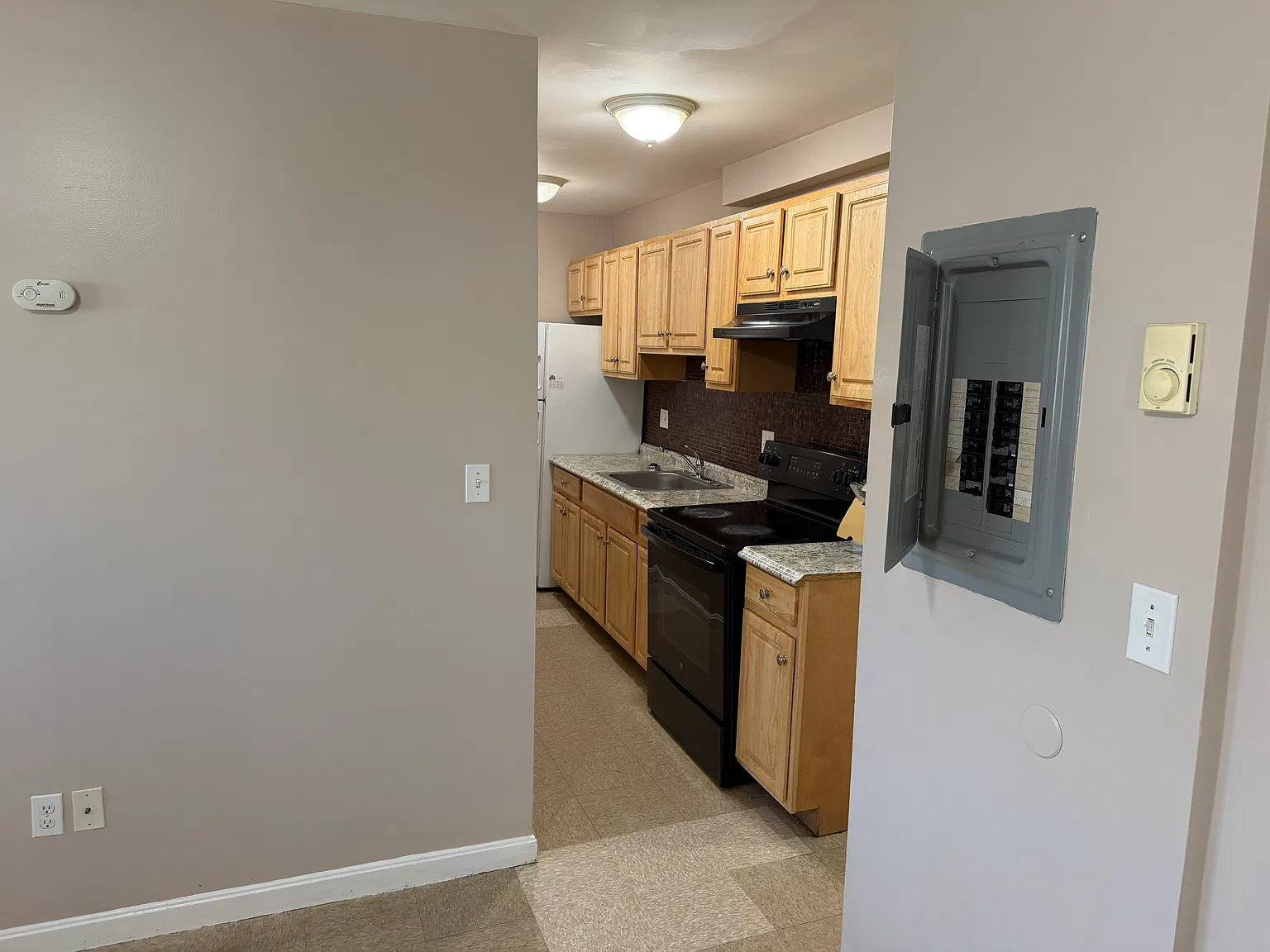 2 bed, $2,400 — Photo 4