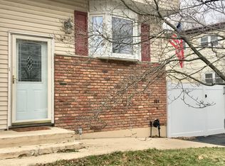 61 Lonergan Dr, Suffern, NY 10901