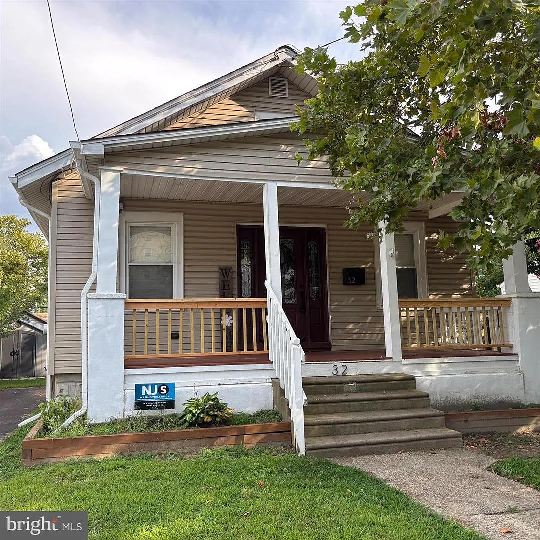 3 bed, 948 sqft, $2,500 — Photo 1