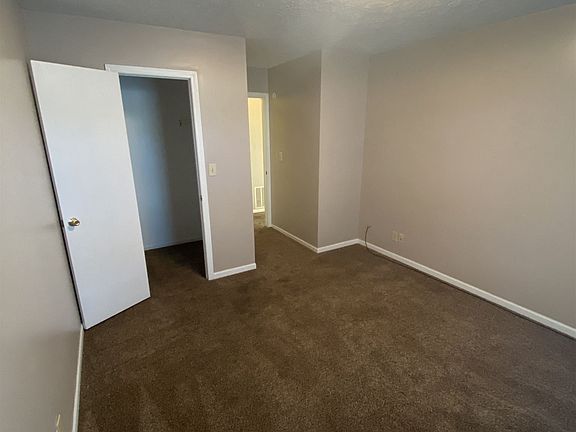 4th image of 2809 Plaza Ln