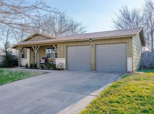 824 E Prairie View Rd, Crowley, TX 76036