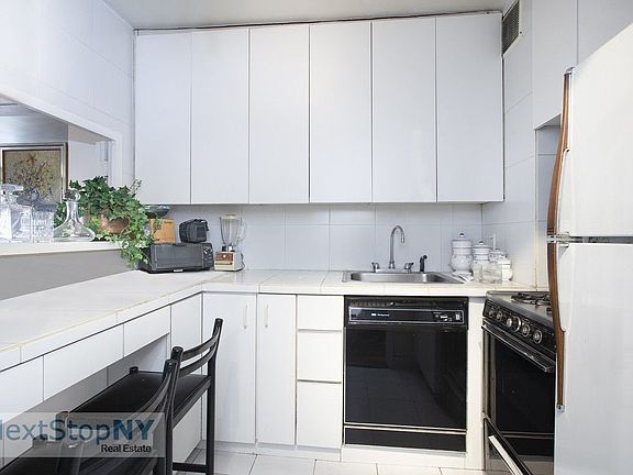 5th image of 963 2nd Ave #16H