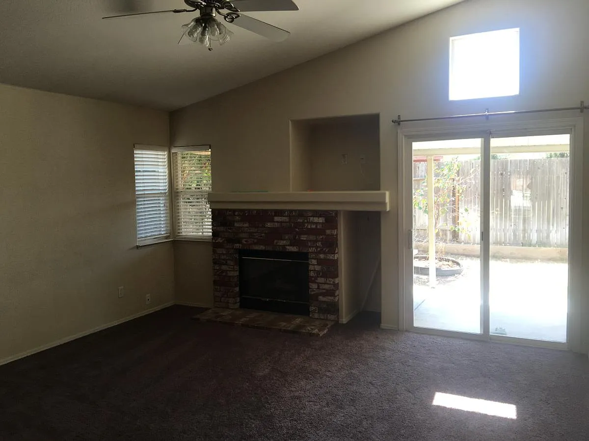 Building Photo - Millikan Way