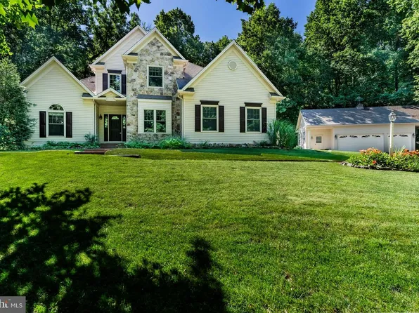 5995 Bull Rd, Dover, PA 17315