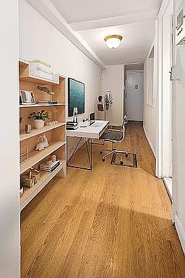 2nd image of 205 W 91st St APT Bw