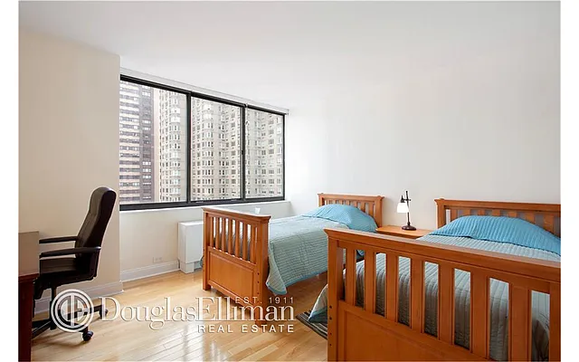 Rented by Douglas Elliman | media 18