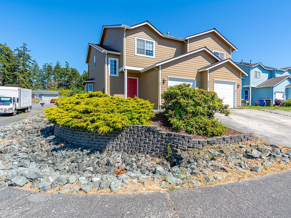 1st image of 972 NW Quarterdeck Loop #1
