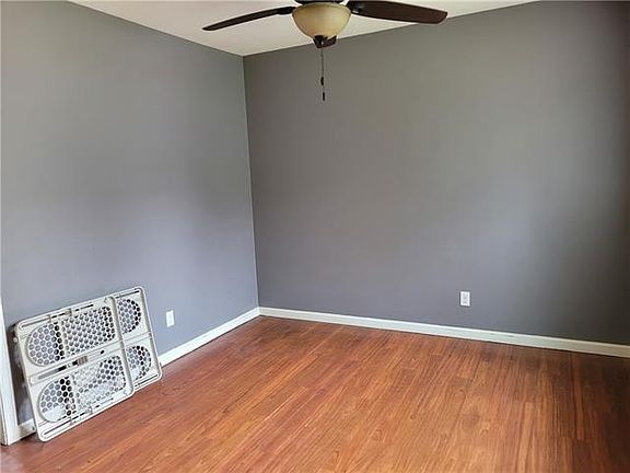 5th image of 609-611 S 75th St