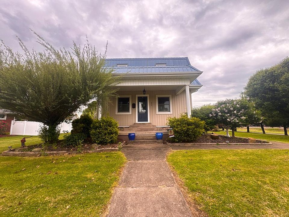 1st image of 203 8th St