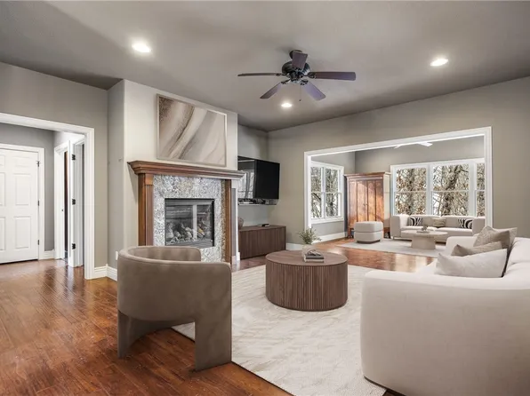 24 Kirkliston Ln, Bella Vista, AR 72715