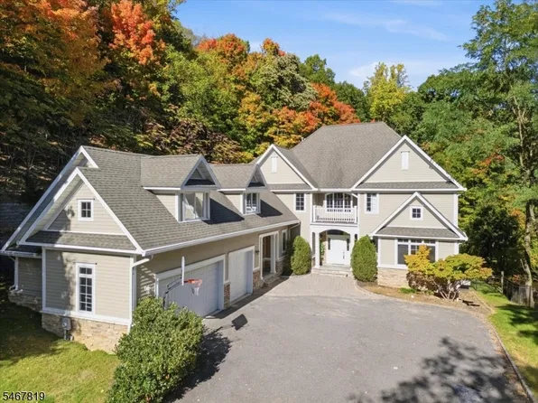 8 Chapel Hill Ct, Cedar Grove Twp., NJ 07009