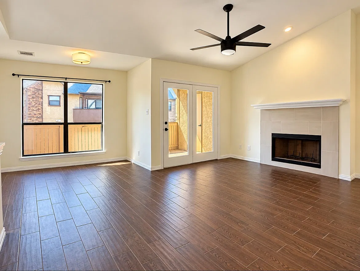 2 bed, 963 sqft, $1,450 — Photo 2