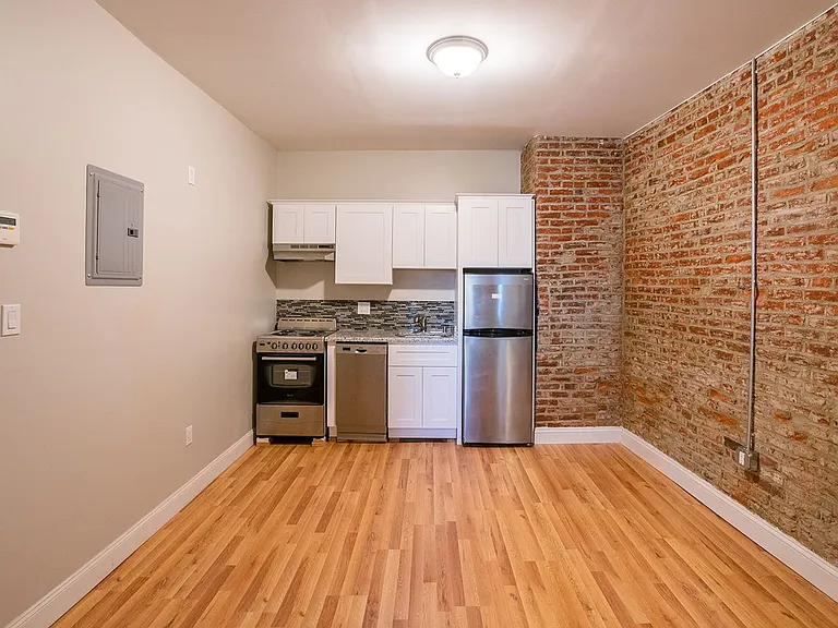 1126 E Passyunk Ave — Photo 1