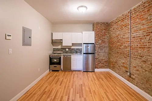 1126 E Passyunk Ave Photo 1