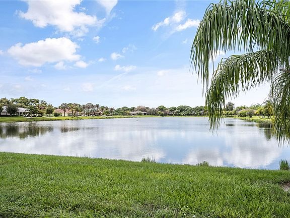 4th image of 1195 Camelot Way