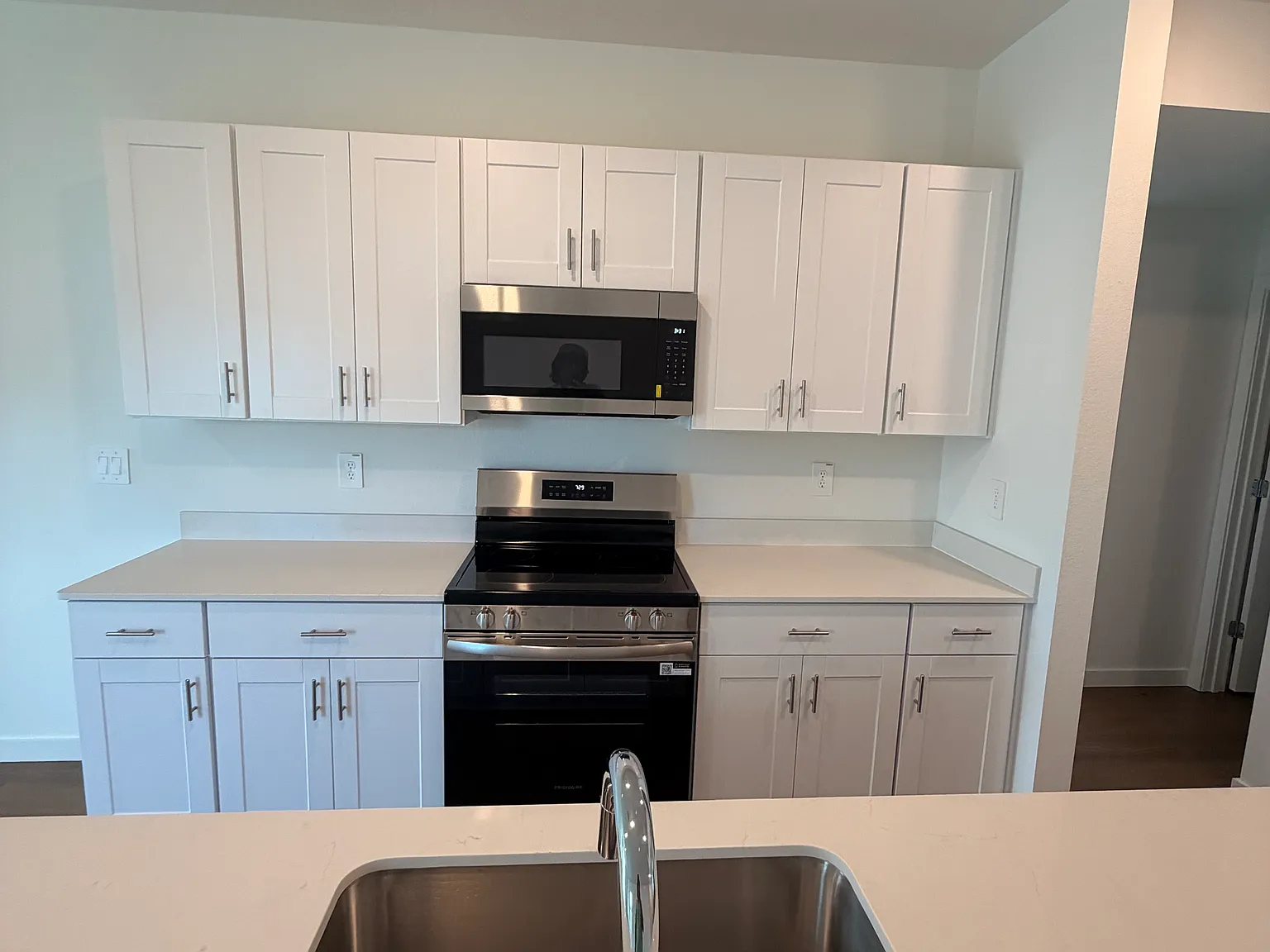 3 bed, 1429 sqft, $1,995 — Photo 4