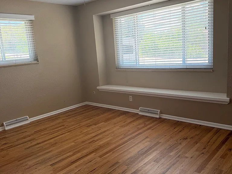 2510 Iris St — Photo 6
