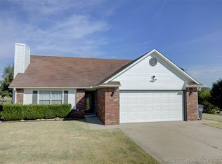 24935 S Meadow Ridge Rd, Claremore, OK 74019